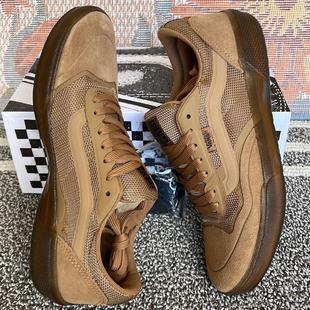 Vans Men’s Ave
Tobacco/Gum
VN0A5JIBLV9
Sneakers - Picture 12 of 16